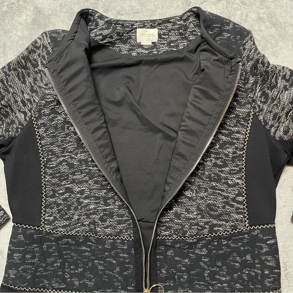 Chico's Black White Gold Pieced Jacquard Zip Up Animal Print Jacket - Size L / 2 - Picture 3 of 11